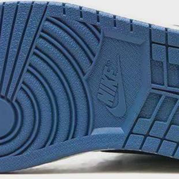 Nike Air Jordan 1 Retro High OG SP x Travis Scott - Picture 4 of 4